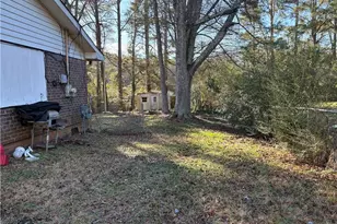 70 Henson Cir, Carrollton, GA 30117 - Photo 3