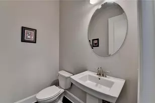 1372 Doublegate Dr, Atlanta, GA 30319 - Photo 5