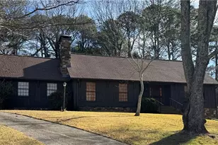 933 Viking Dr, Stone Mountain, GA 30083 - Photo 3