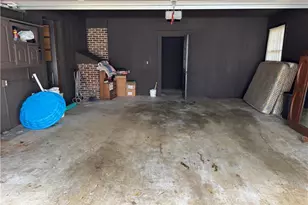 933 Viking Dr, Stone Mountain, GA 30083 - Photo 73