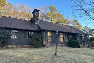 933 Viking Dr, Stone Mountain, GA 30083 - Photo 5