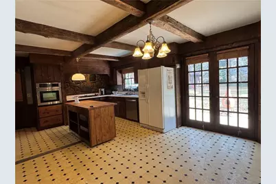 933 Viking Drive, Stone Mountain, GA 30083 - Photo 19