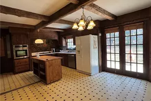 933 Viking Dr, Stone Mountain, GA 30083 - Photo 19