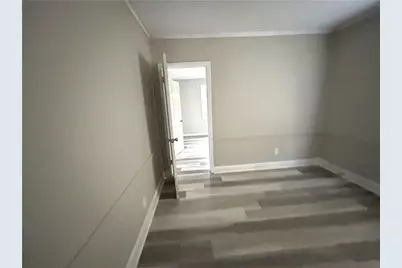 540 Hamilton E Holmes Drive NW, Atlanta, GA 30318 - Photo 11