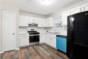 1045 Forest Path, Stone Mountain, GA 30088 - Photo 9