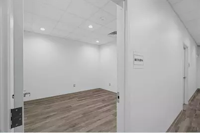 131 Parkwood Circle, Carrollton, GA 30117 - Photo 9