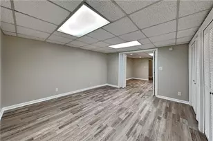 220 Sabrina Ct, Woodstock, GA 30188 - Photo 17