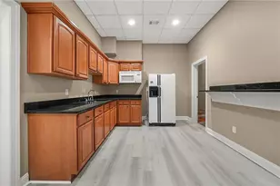 225 Lake Summit View, Atlanta, GA 30342 - Photo 37