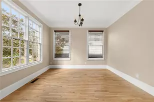 225 Lake Summit View, Atlanta, GA 30342 - Photo 5