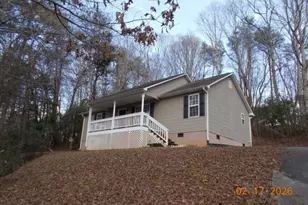 124 Tradewinds Rd, Cleveland, GA 30528 - Photo 1