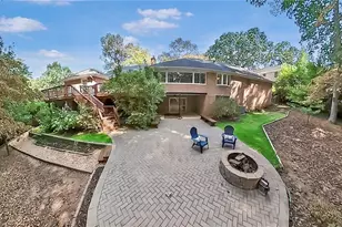 5735 Riverwood Dr, Atlanta, GA 30328 - Photo 37