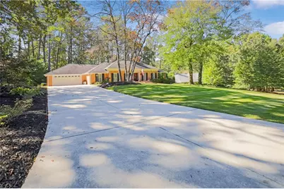 5735 Riverwood Drive, Atlanta, GA 30328 - Photo 41