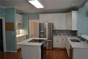 1840 Lisa Springs Dr, Snellville, GA 30078 - Photo 7