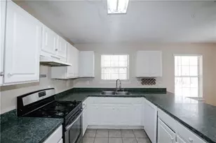 5418 Silver Springs Dr, Sugar Hill, GA 30518 - Photo 9