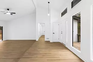 5419 Fieldgreen Dr, Stone Mountain, GA 30088 - Photo 3