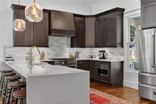 1054 White Oak Ave SW, Atlanta, GA 30310 - Photo 3