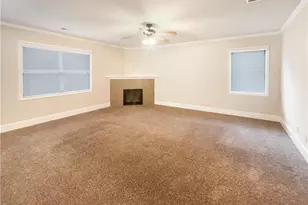 690 Collingsworth Ln, Lawrenceville, GA 30043 - Photo 3