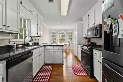 5920 Branden Hill Lane, Buford, GA 30518 - Photo 9