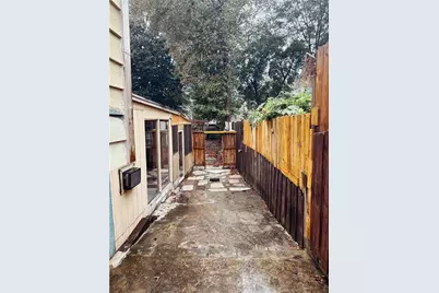 815 Sunfield Drive NW, Lilburn, GA 30047 - Photo 23