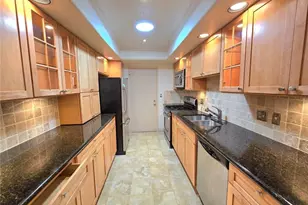 6851 Roswell Rd NE, Sandy Springs, GA 30328 - Photo 11