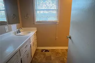 1902 Mural Cir, Morrow, GA 30260 - Photo 11