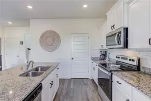 29 Moultrie Ct, Hoschton, GA 30548 - Photo 11