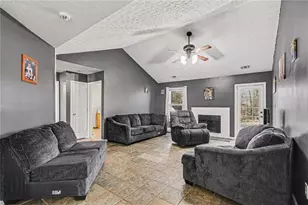 185 Jimmy Reynolds Dr, Jefferson, GA 30549 - Photo 3