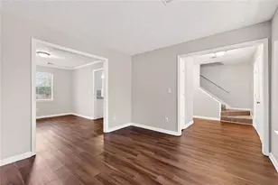 979 Oakwood Chase Cir, Stone Mountain, GA 30083 - Photo 5