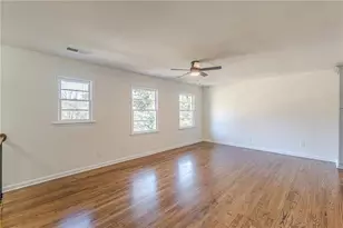 422 Susan Creek Dr, Stone Mountain, GA 30083 - Photo 17