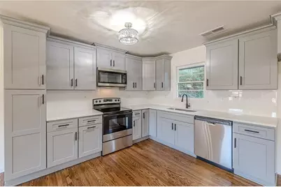 422 Susan Creek Drive, Stone Mountain, GA 30083 - Photo 11