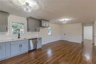 422 Susan Creek Dr, Stone Mountain, GA 30083 - Photo 13