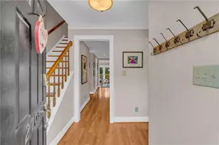 2705 Holcomb Springs Dr, Alpharetta, GA 30022 - Photo 5