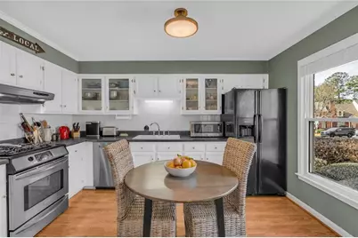 2705 Holcomb Springs Drive, Alpharetta, GA 30022 - Photo 7