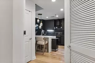 250 Pharr Rd NE, Atlanta, GA 30305 - Photo 17