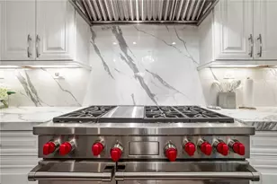 395 Pelton Ct, Johns Creek, GA 30022 - Photo 17