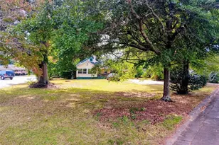 406 Brookwood Dr, Thomaston, GA 30286 - Photo 1