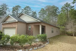 813 Blue Hill Ln, Atlanta, GA 30349 - Photo 3