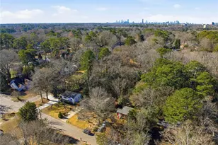 658 Sunstede Dr, Decatur, GA 30033 - Photo 3