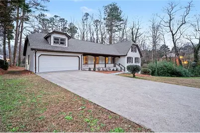 5464 Breathitt Drive SW, Lilburn, GA 30047 - Photo 3