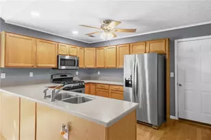 6236 Rock Port Dr, Flowery Branch, GA 30542 - Photo 7