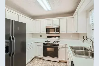 2817 Manor Glen Lane, Suwanee, GA 30024 - Photo 11