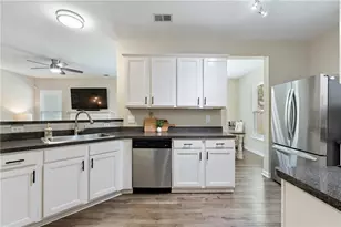 136 Wiley Parc Cir, Woodstock, GA 30188 - Photo 3