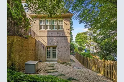 4304 Berkford Circle NE, Brookhaven, GA 30319 - Photo 7