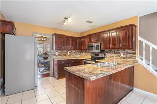 814 Cambridge Creek Dr SW, Conyers, GA 30094 - Photo 9