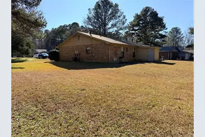 8110 Magnolia Drive, Jonesboro, GA 30238 - Photo 3