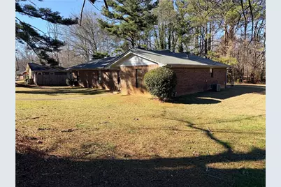 8102 Magnolia Drive, Jonesboro, GA 30238 - Photo 3