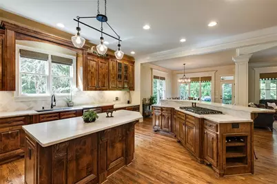 5284 Vernon Springs Trail NW, Sandy Springs, GA 30327 - Photo 7