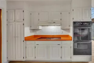 1113 Honeysuckle Dr, Canton, GA 30114 - Photo 9