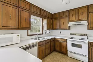 533 Avalon Dr, Fayetteville, GA 30214 - Photo 3