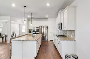 7655 Farrow Pass Cir, Cumming, GA 30028 - Photo 17